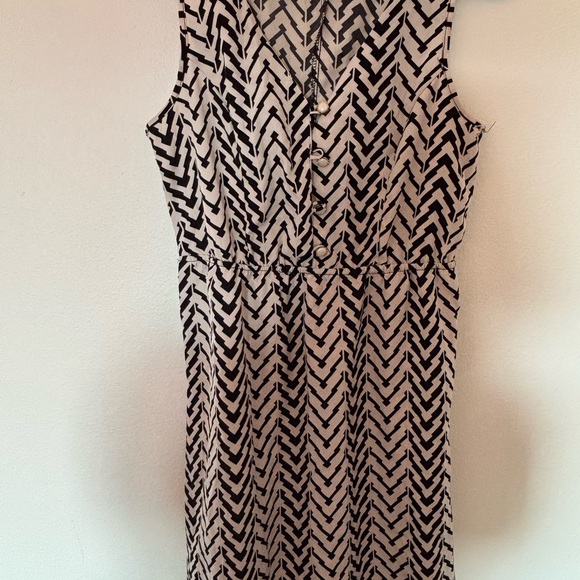 Chevron Patterned Black and White Dress - Picture 1 of 10